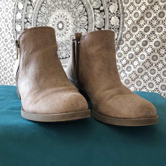 Carlos Santana booties Size 6 - Picture 2 of 3